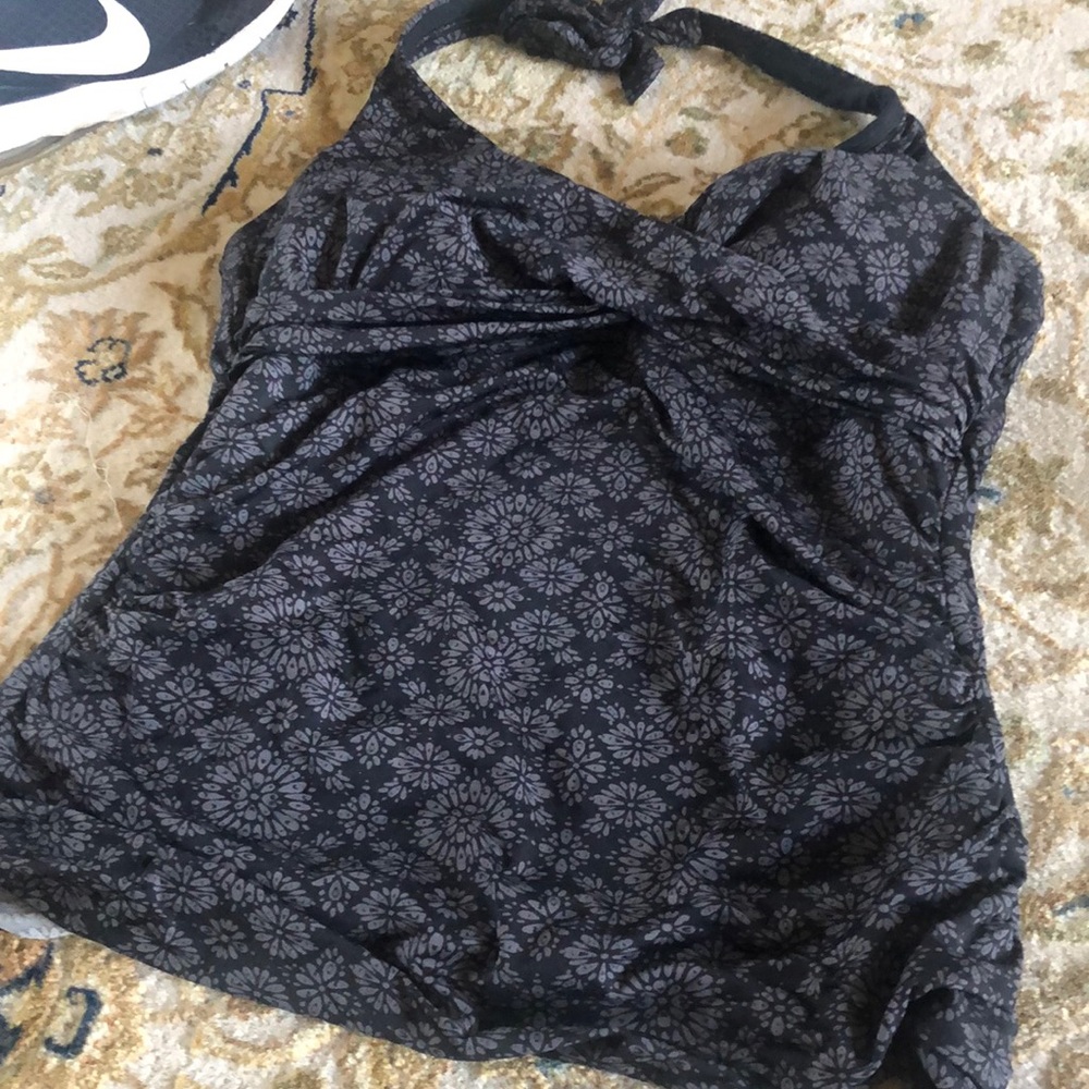 Patterned Tankini top.